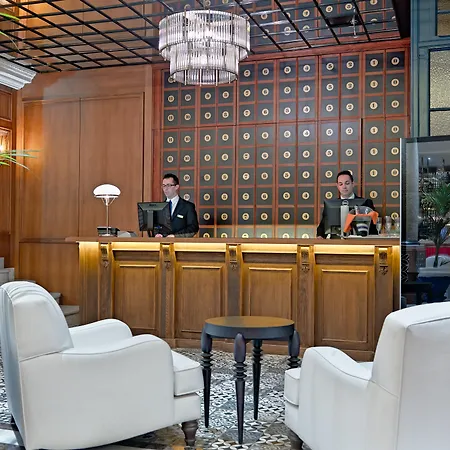 Boutique H10 De La Reina Hotel 4*