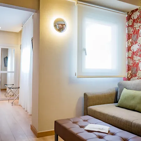 Meninas - Boutique Opera 4*