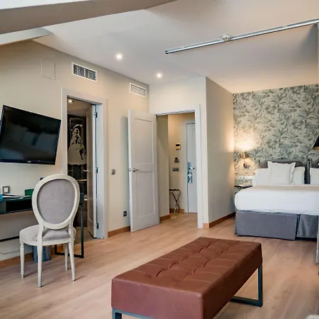 Meninas - Boutique Opera Hotel