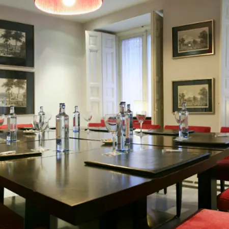 Meninas - Boutique Opera Hotel 4*