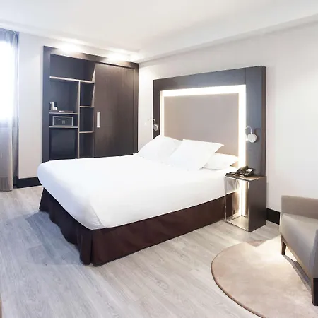 Novotel Center Hotel