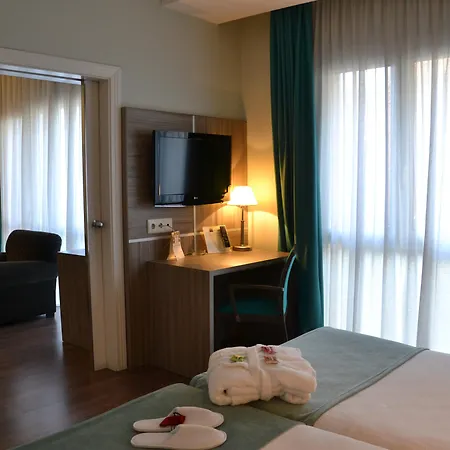 Ξενοδοχείο Serrano 4*