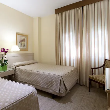 Espahotel Plaza Basílica Aparthotel Madrid