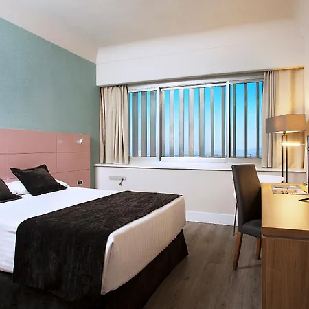 Chamartin The One Hotell 4*