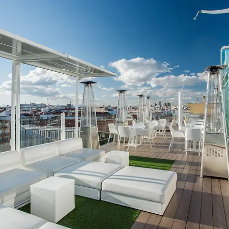 Mate Oscar Hotel