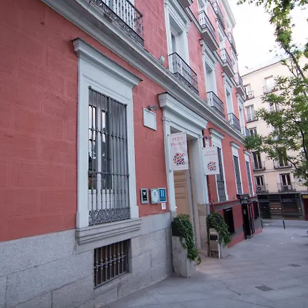 Petit Palace Santa Bárbara Hotel 4*