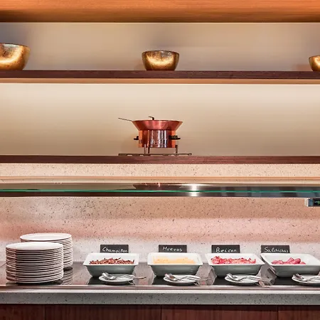 H10 Tribeca Hotel 4*