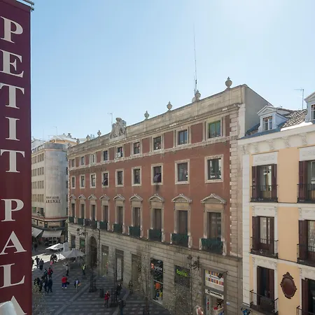 Отель Petit Palace Arenal Мадрид
