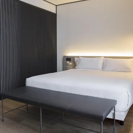 Icon Embassy Hotel 4*