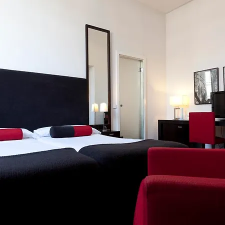 Quatro Puerta Del Sol Hotel 4*