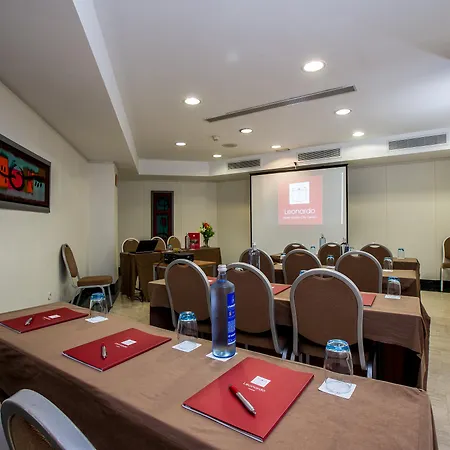 Hotel Leonardo City Center 3*