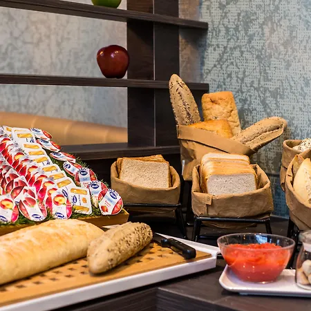 Hotel Leonardo City Center 3*