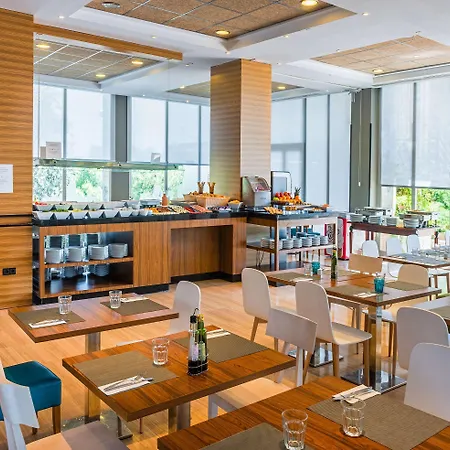 Chamartín, Affiliated By Meliá Hotel