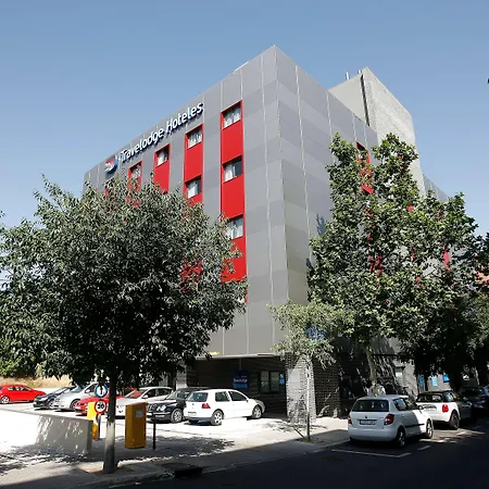 Travelodge Metropolitano *
