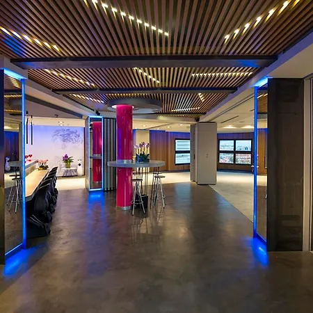 Radisson Red Hotell 4*