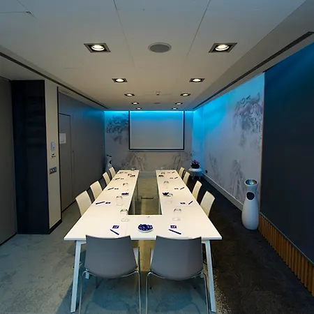 Radisson Red מדריד