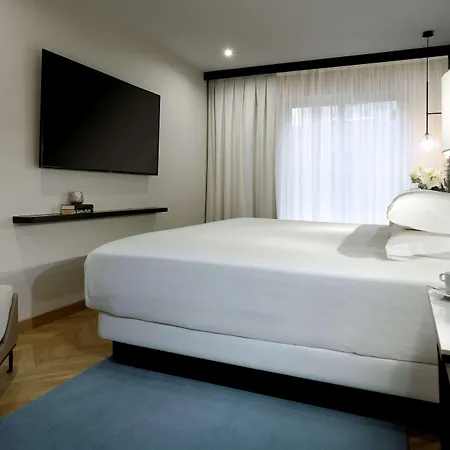 Hyatt Regency Hesperia Hotel