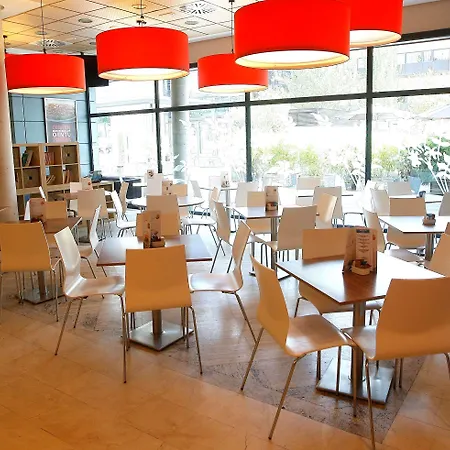 Hotel Travelodge Torrelaguna Madryt