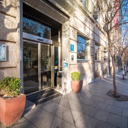 Hotell Petit Palace President Castellana 4*