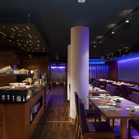 埃克蒙克洛亚酒店