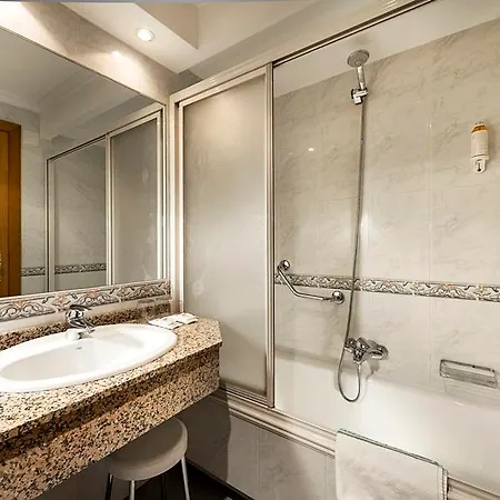 Otel Trafalgar 3*