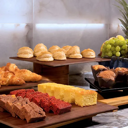 Doubletree By Hilton Madrid-prado Otel Madrid