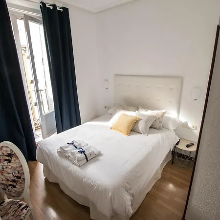 Guest house Vazquez De Mella Gran Via 2*