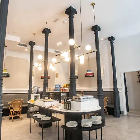 Soho Boutique Opera 4*