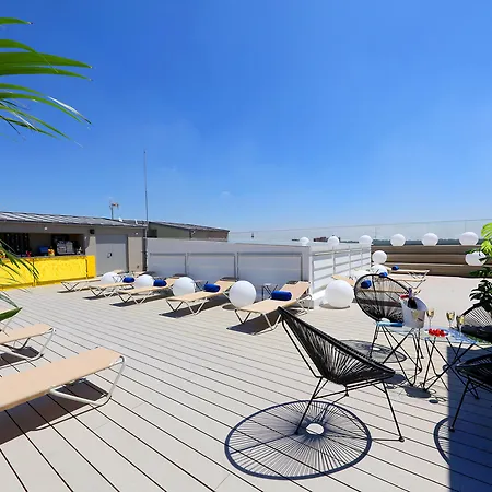 Axel - Adults Only Hotell