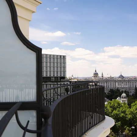 Hotell Riu Plaza Espana 4*