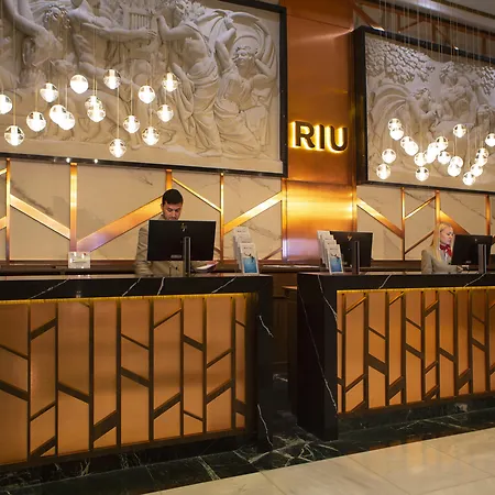 Hotell Riu Plaza Espana