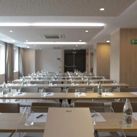 Hotell Riu Plaza Espana 4*