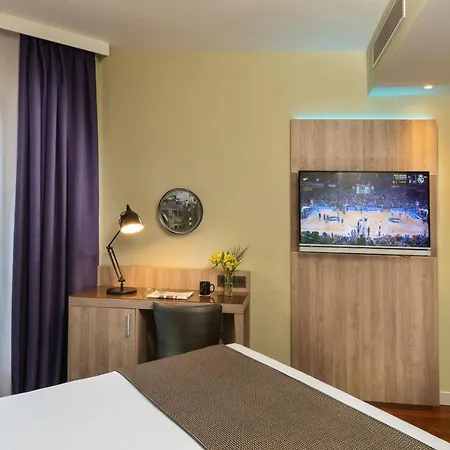 Leonardo City Center 3*