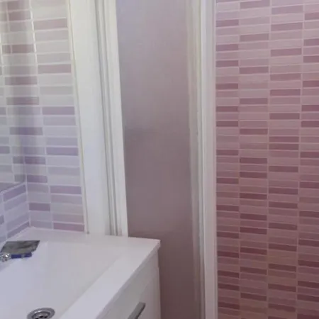 Apartamento De 2 Entre Metro Estrecho Y Francos Rodriguez