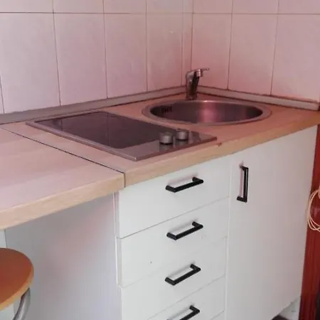 Apartamento De 2 Entre Metro Estrecho Y Francos Rodriguez