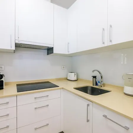Center 2 Bedrooms Quiet *
