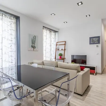 Spacious Flat Puerta Del Sol דירה *