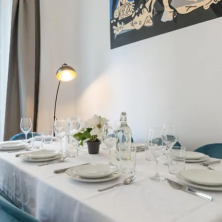 Vip Puerta Del Sol, By Monaro*****