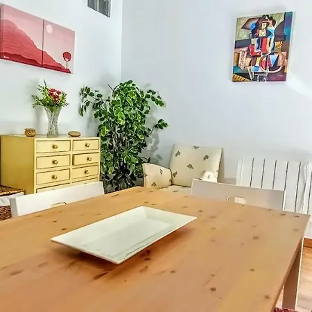 Lavapies Al Lado Del Rastro *