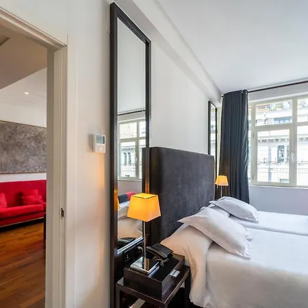 Hotel Quatro Puerta Del Sol 4*