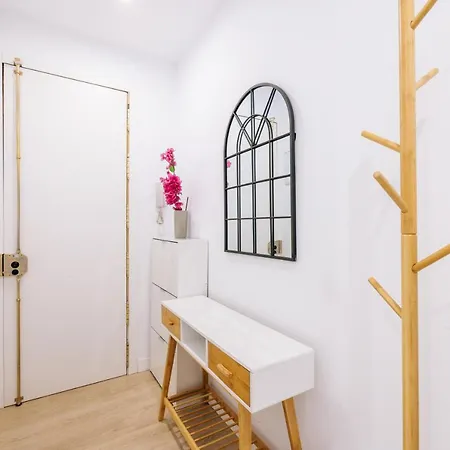 Center 2 Bedrooms Quiet