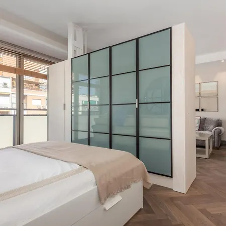 Perfect Place For 2 Next To The Stadium Of Real Doctor Fleming I Apartment *