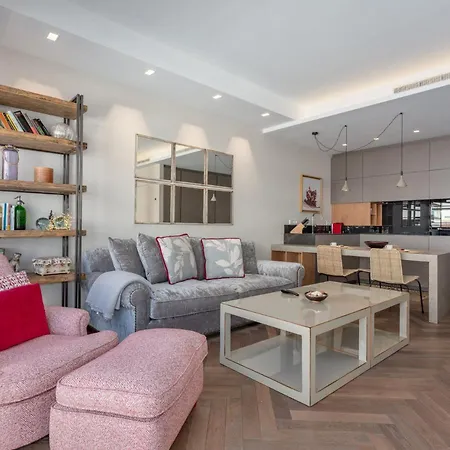 Apartment Perfect Place For 2 Next To The Stadium Of Real Doctor Fleming I