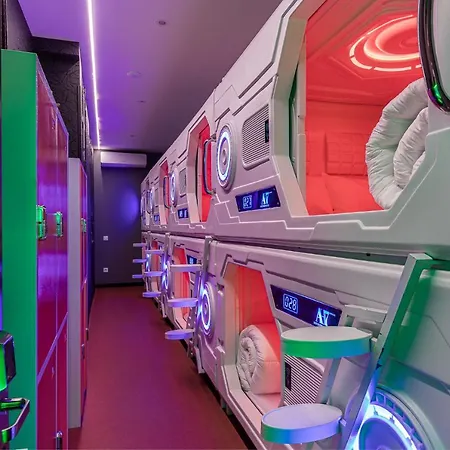 Kapselhotel Art Seven Capsules 2*
