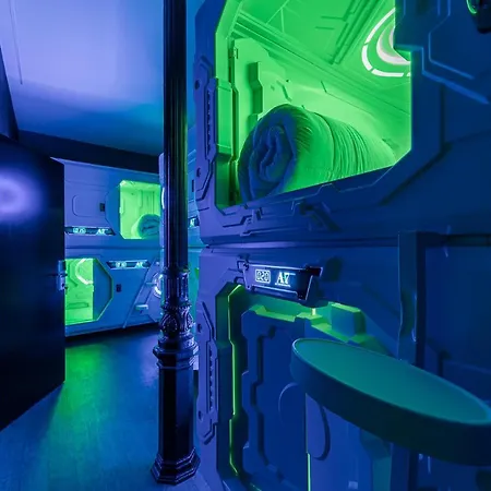 Art Seven Capsules Madrid