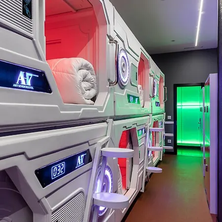 Kapselhotel Art Seven Capsules 2*