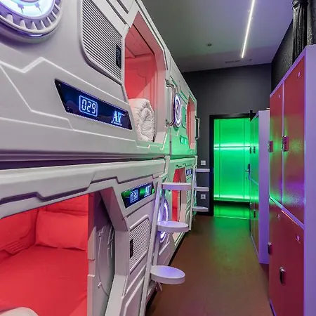 Art Seven Capsules Madrid