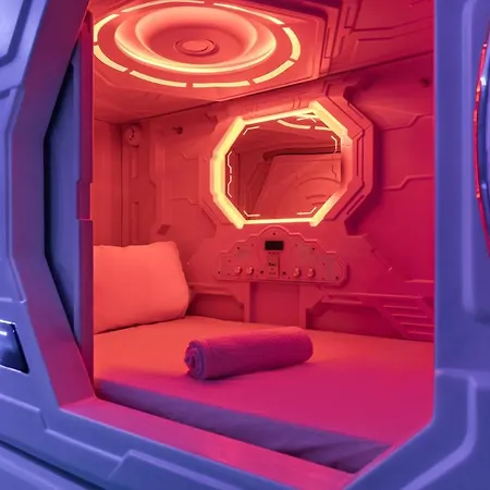 Art Seven Capsules Kapselhotel 2*