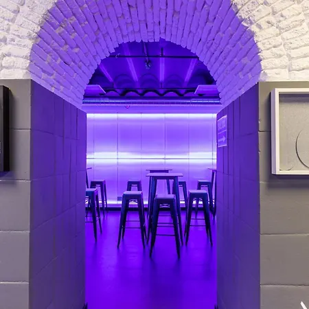 Kapselhotel Art Seven Capsules