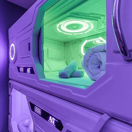 Art Seven Capsules Kapselhotel Madrid